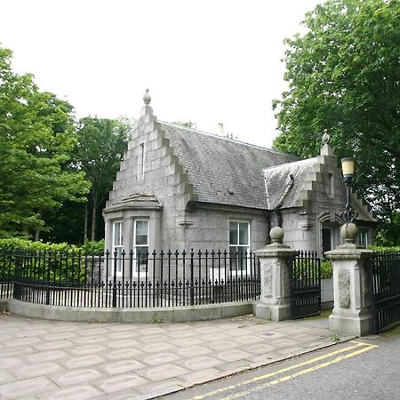 Historic Baronial Lodge With Parking, Aberdeen City Centre Luaran gambar